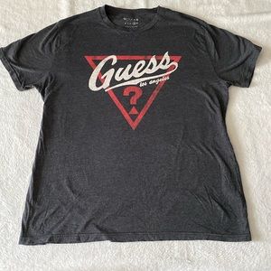 Guess graphic tshirt (XL)